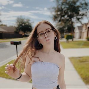 Meet your Posher, Addison